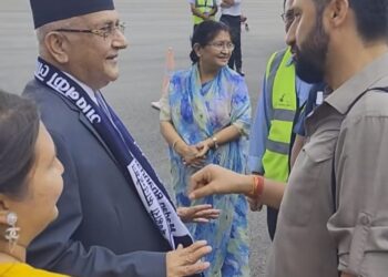 चितवनमा केरा र माछा आयातमा रोक लगाउन ओली संग रविको आग्रह