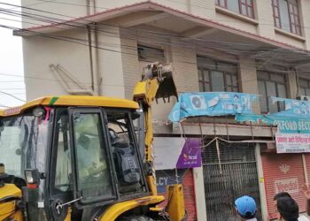 लायन्स भवनमा चल्यो महानगरको डोजर
